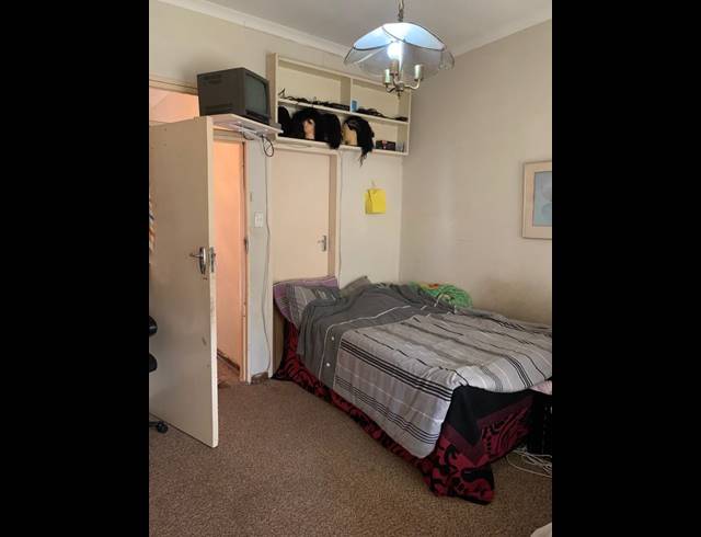 2 BEDROOM TOWNHOUSE FOR SALE IN WINDSOR EAST